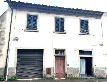 Foto Appartamento a Montelupo Fiorentino Centro di 100 m² con 5 locali