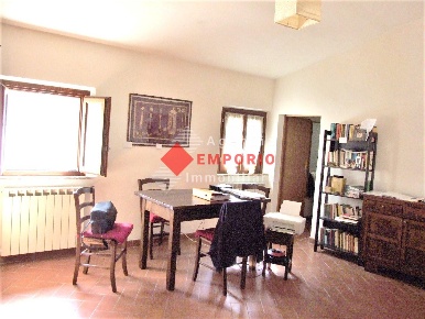Foto Appartamento a Vicopisano Centro di 70 m² con 4 locali in vendita