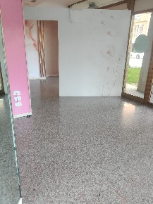 Foto Locale commerciale a Empoli San Rocco - Lungarno di 140 m² in affitto