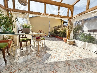 Foto Casa indipendente a Campi Bisenzio Centro di 98 m² con 3 locali