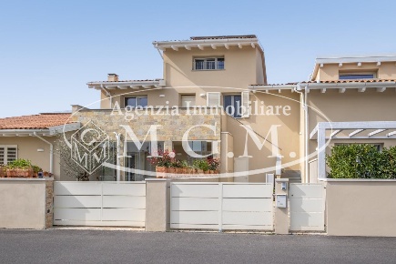 Foto Appartamento a Bientina di 110 m² con 5 locali in vendita