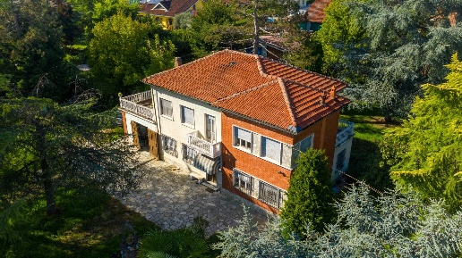 Foto Villa unifamiliare a Dusino San Michele San Michele con 6 locali