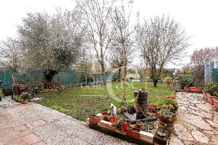 Foto Villa a schiera Medicina di 125 m² con 5 locali in vendita