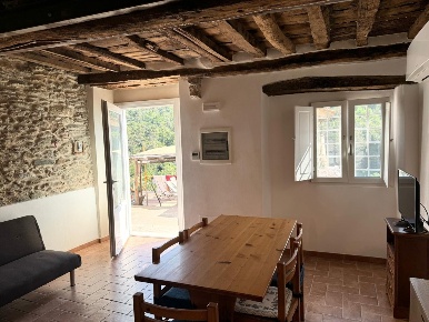 Foto Casa indipendente in via Castello 7, Pietrasanta di 85 m² con 4 locali