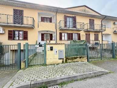 Foto Villa a schiera in Via Volta 37, Cura Carpignano Calignano di 128 m²