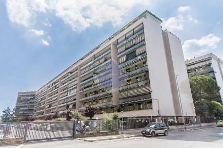 Foto Appartamento in Via libero leonardi, Roma di 85 m² con 2 locali