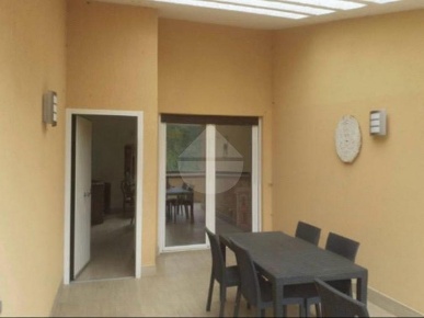Foto Villa unifamiliare in Via Dei Farnese, Ronciglione di 78 m² in vendita