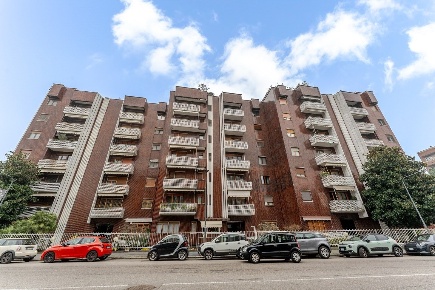 Foto Appartamento in VIA BRONI, Milano Vigentino - Fatima di 155 m²