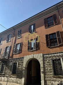 Foto Appartamento in Via Ettore Archinti, Lodi Centro di 97 m² con 3 locali