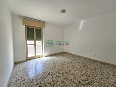 Foto Appartamento a Gela di 96 m² in vendita