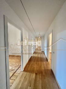 Foto Ufficio in P.zza S. Maria Beltrade, Milano Carrobbio di 570 m²