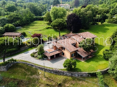 Foto Villa unifamiliare in Via San Fermo, San Fermo della Battaglia