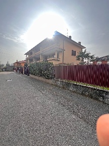 Foto Villa bifamiliare a Santo Stefano Ticino di 210 m² con 6 locali