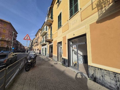 Foto Locale commerciale in Via Nazionale 183, Sestri Levante Centro