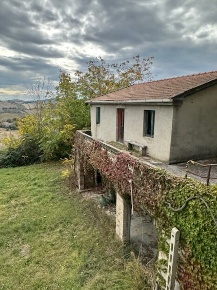 Foto Casale a Carassai di 188 m² con 10 locali in vendita