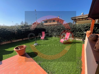 Foto Villa singola in Via Battaglia di Lepanto, Sermoneta di 156 m²