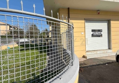 Foto Ufficio in Via San Marco 112, Lucca San Marco - Acquacalda di 101 m²