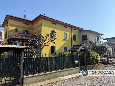 Foto Appartamento a Palazzolo sull'Oglio Centro di 90 m² con 3 locali
