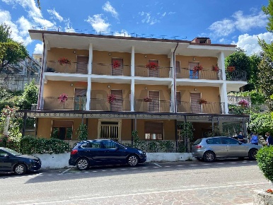 Foto Hotel in VIA DELLA LIBERTA 10, Caramanico Terme Centro di 470 m²