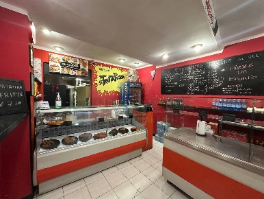 Foto Attività commerciale in Via Del Pratello, Bologna San Felice di 60 m²