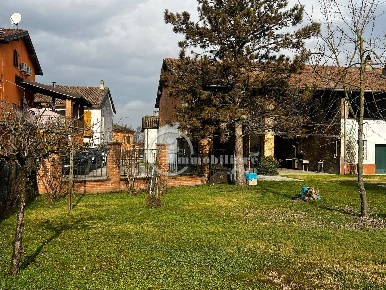 Foto Casa indipendente a Cervesina di 240 m² con 5 locali in vendita