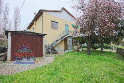 Foto Villa unifamiliare in VIA PRIMARIA, Pieve di Cento di 220 m²