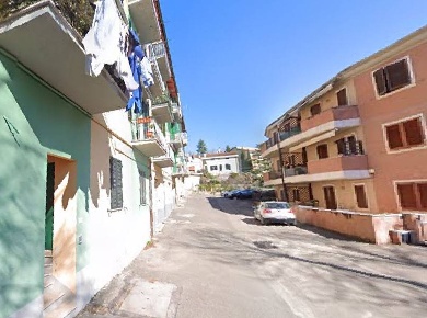 Foto Magazzino in Via del Chianti, Poggibonsi Centro di 46 m² con 1 locali
