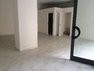 Foto Attività commerciale in via curtatone 15, Cascina Centro di 60 m²