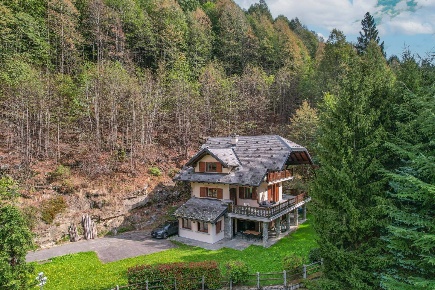 Foto Villa unifamiliare in Sp 299, Piode di 265 m² con 5 locali in vendita