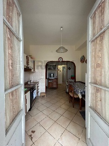 Foto Appartamento in Umberto 1 17, Roccalumera Centro di 85 m² con 4 locali