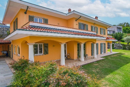 Foto Villa unifamiliare in Via portiglie, Roasio Portiglie di 448 m²