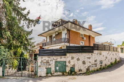 Foto Villa a schiera in Via Francesco Bartolomeo Rastrelli 42, Roma