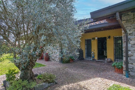 Foto Villa unifamiliare in Via cascina lunghi, Gattico-Veruno di 300 m²
