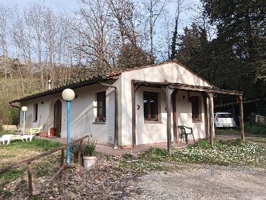 Foto Villa unifamiliare a Montespertoli di 110 m² con 5 locali in vendita