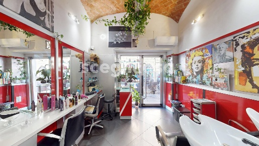 Foto Locale commerciale in Via Angelo Poliziano 7, Roma Colle Oppio