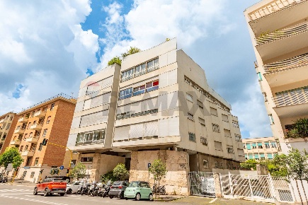 Foto Ufficio in Viale Bruno Buozzi 64, Roma Euclide di 305 m² con 12 locali