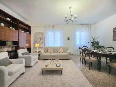 Foto Appartamento in Via Sabotino 98, San Benedetto del Tronto di 135 m²