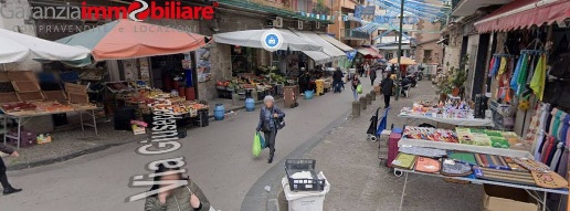 Foto Locale commerciale in Via Giuseppe Zurlo, Napoli San Carlo All'Arena