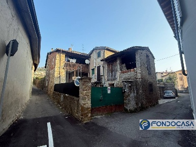 Foto Rustico a Castelli Calepio Centro di 208 m² con 5 locali in vendita