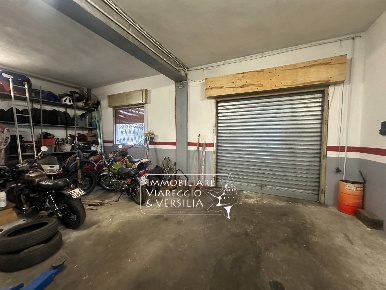 Foto Magazzino in via fratelli Cervi 20, Viareggio Terminetto - Migliarina
