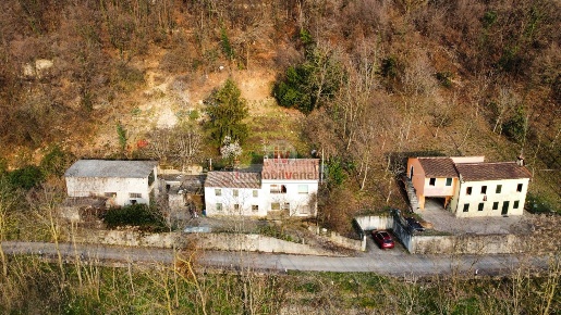 Foto Rustico in VIA ROMA 52, Val Liona di 256 m² con 8 locali in vendita
