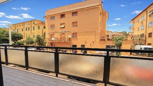 Foto Appartamento in Via Mameli, Finale Ligure Centro di 85 m² con 4 locali