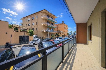 Foto Appartamento in Via Mameli, Finale Ligure Centro di 85 m² con 4 locali