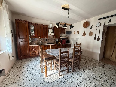 Foto Casa indipendente in STRADA SEGRADA, Goito di 326 m² con 9 locali
