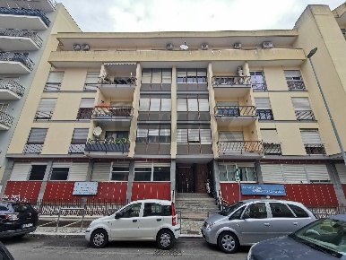 Foto Ufficio in Via Don Bosco 45, Lecce Stazione di 294 m² con 12 locali