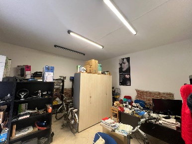 Foto Attività commerciale in Piazza Mazzini 1, Livorno di 35 m² in vendita