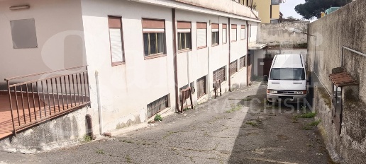 Foto Magazzino in Via Giacomo Leopardi 21, Gravina di Catania Centro