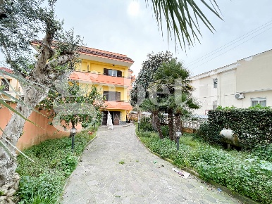 Foto Villa bifamiliare in Via staffetta 170, Giugliano in Campania