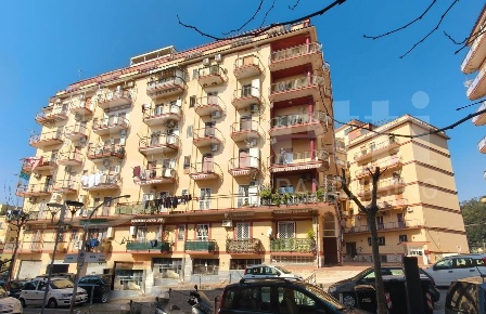 Foto Appartamento in Via GUGLIELMO MARCONI 14, Ercolano Centro di 90 m²