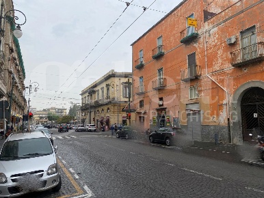 Foto Negozio in Corso GARIBALDI 273, Portici di 80 m² con 2 locali